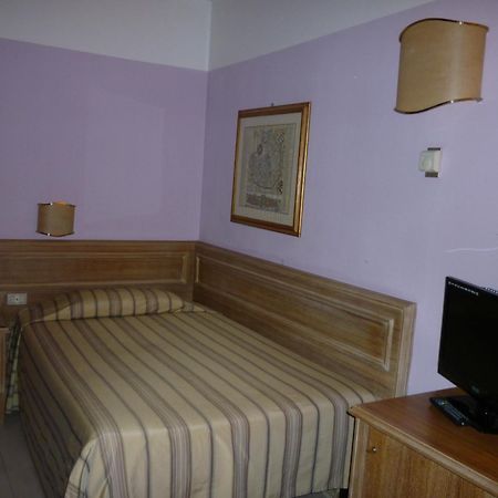 Hotel Ascot บินาสโก ภายนอก รูปภาพ