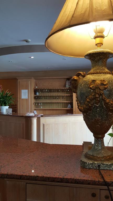 Hotel Ascot บินาสโก ภายนอก รูปภาพ