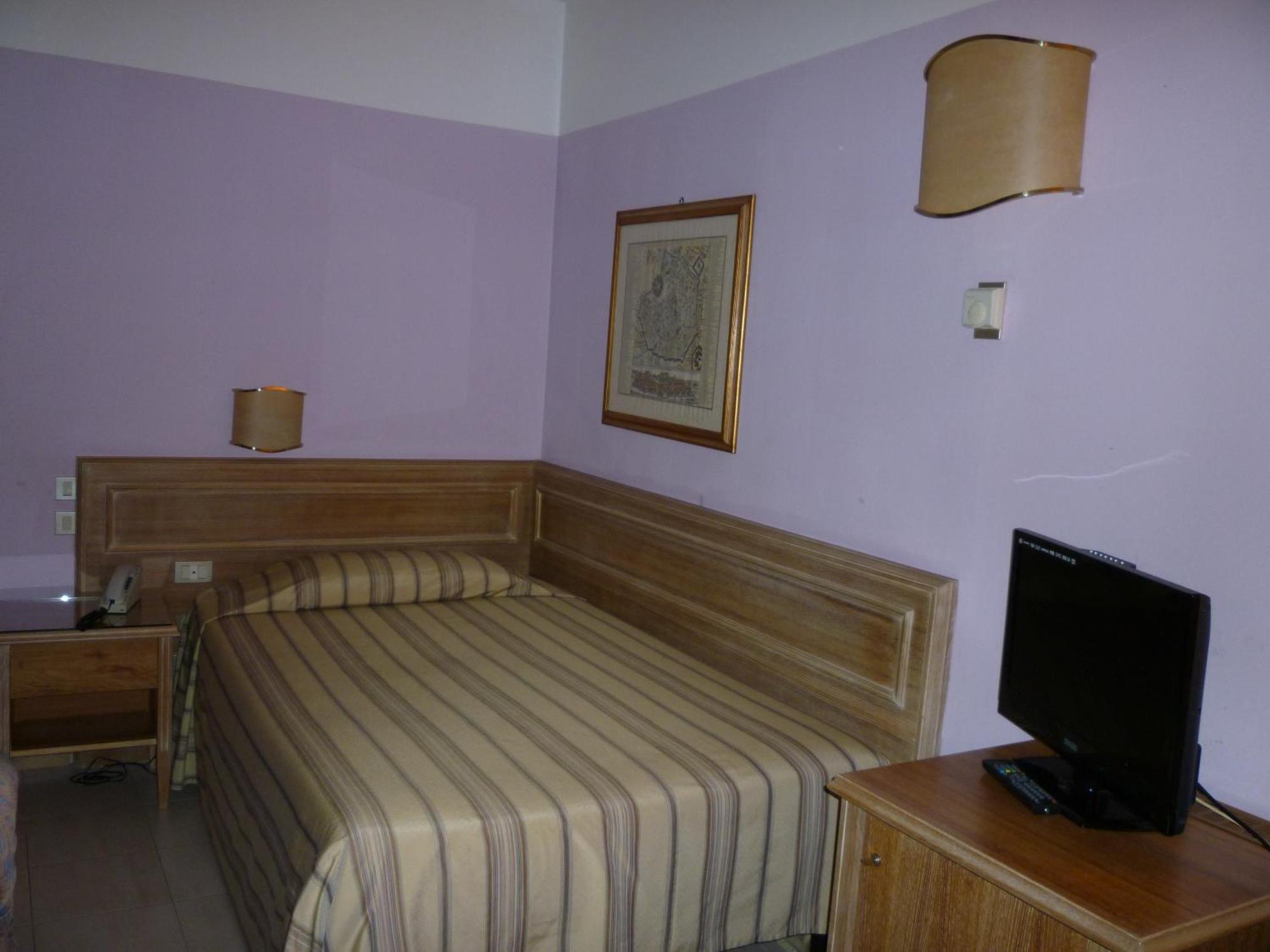 Hotel Ascot บินาสโก ภายนอก รูปภาพ