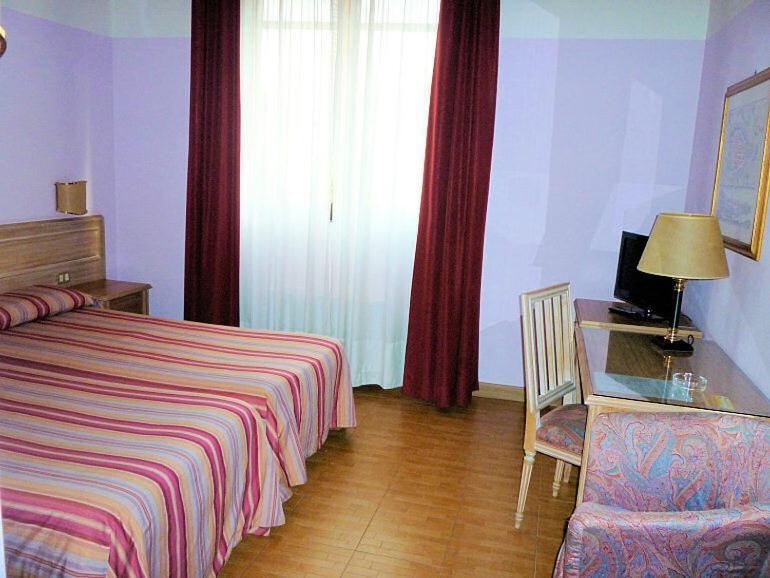 Hotel Ascot บินาสโก ภายนอก รูปภาพ